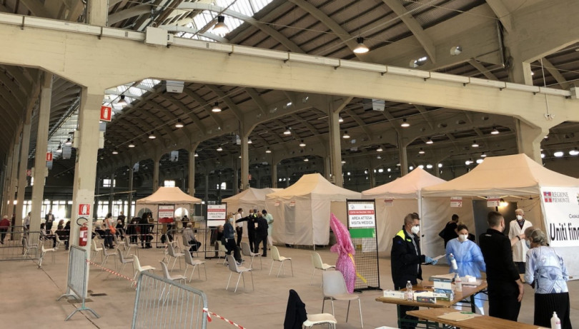 Vaccinazioni a spron battuto nel Centro Palafiere di Casale